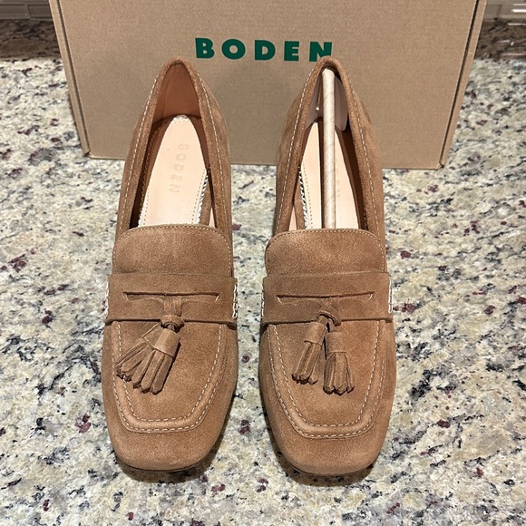 Boden Sol Block Heeled Penny Loafers - Picture 10 of 16